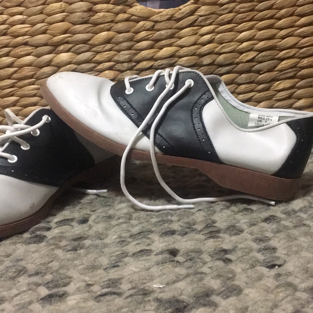 Oxford Saddle Shoes
